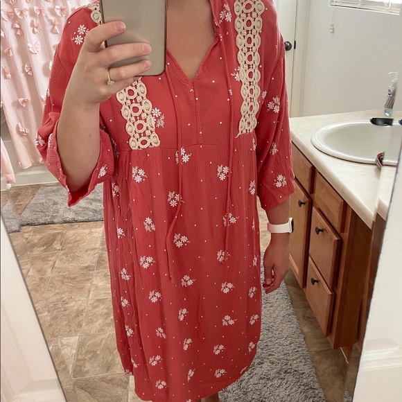 Coral embroidered dress - Picture 5 of 5